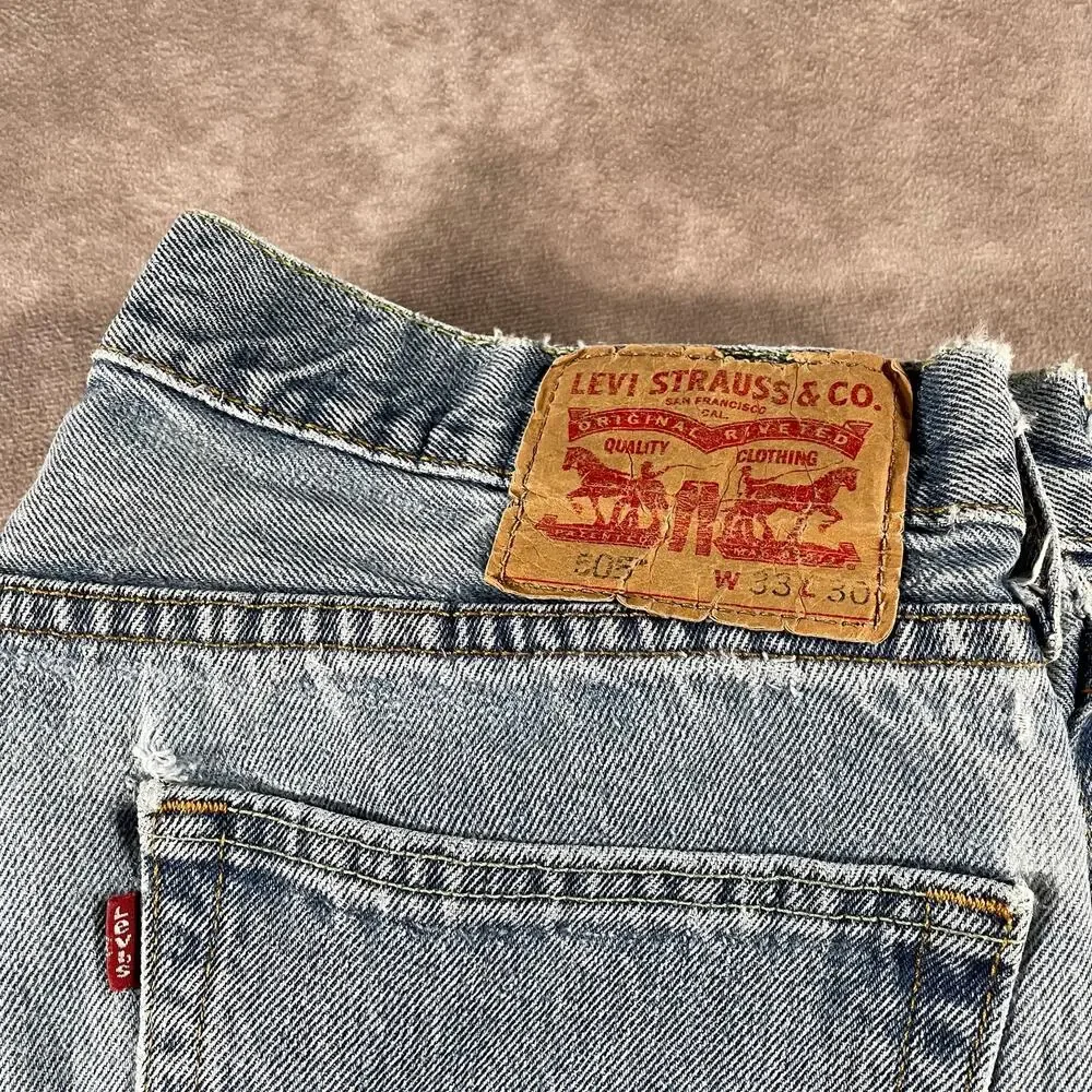 Levi’s 505 Light Wash Denim Jeans 33x27.5 Distress Straight